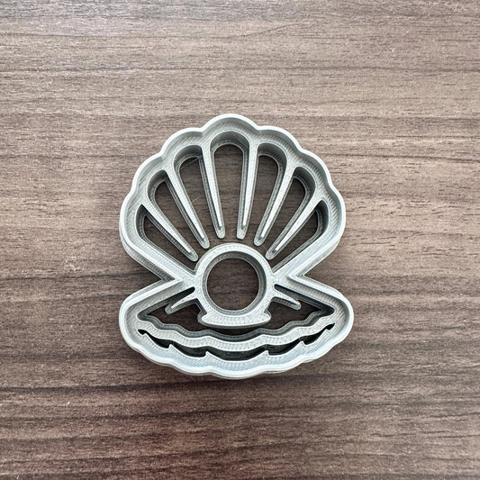 Shell with Pearl Cookie Cutter
