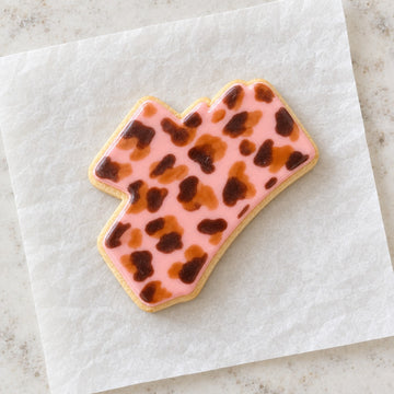 Claw Clip Outline Cookie Cutter (decorated cookie mockup)