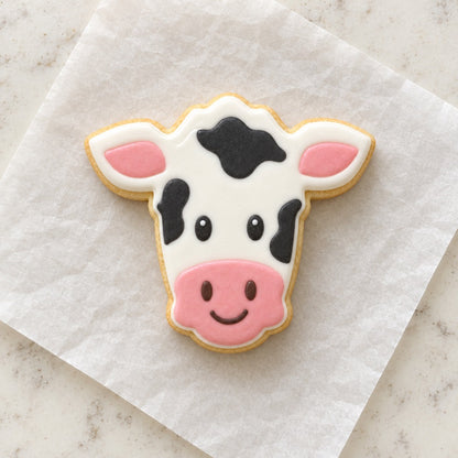 Cow Face Outline Cookie Cutter (decorated cookie mockup)