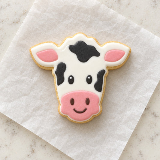 Cow Face Outline Cookie Cutter (decorated cookie mockup)